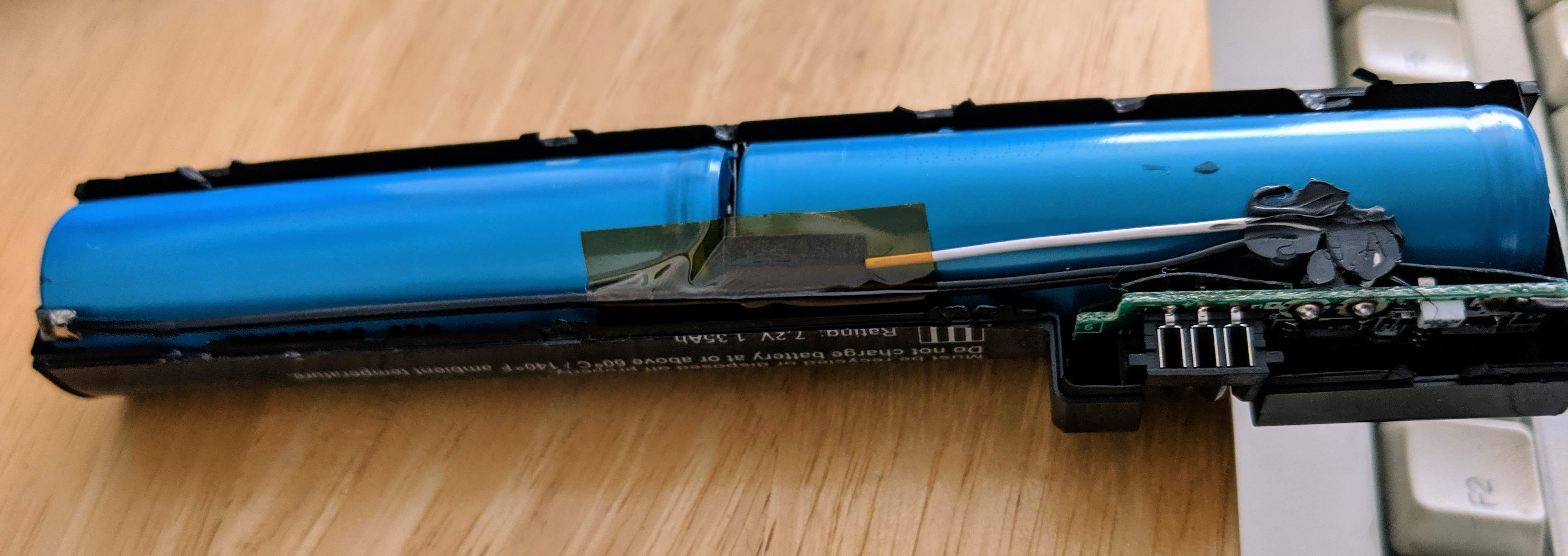 Open battery pack of HP 660LX